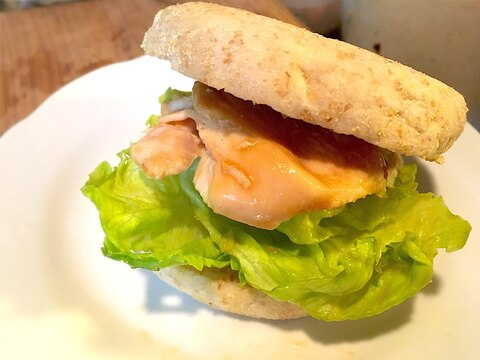 鶏胸ソテーのイングリッシュマフィン